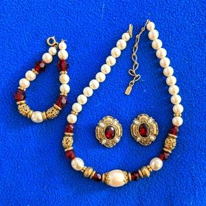 Vintage 1928 brand necklace set